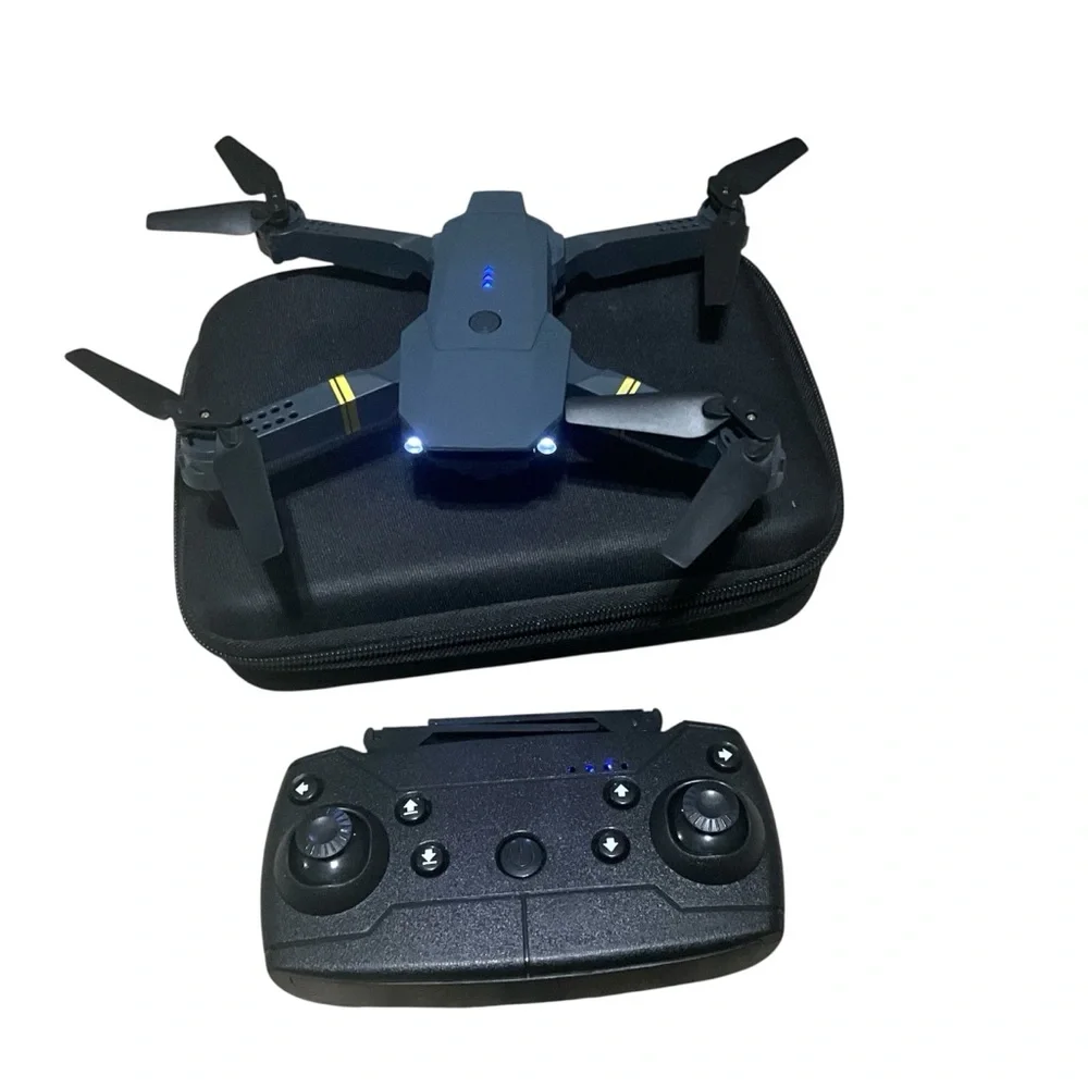 Camar drone/ Compact Black Drone with Controller,With Cámar .brand new.